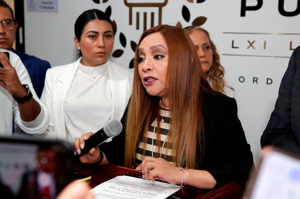 amanda-auxiomata-1024x682 Nepotismo en Puebla: diputado del PT justifica puestos de su esposa e hijo