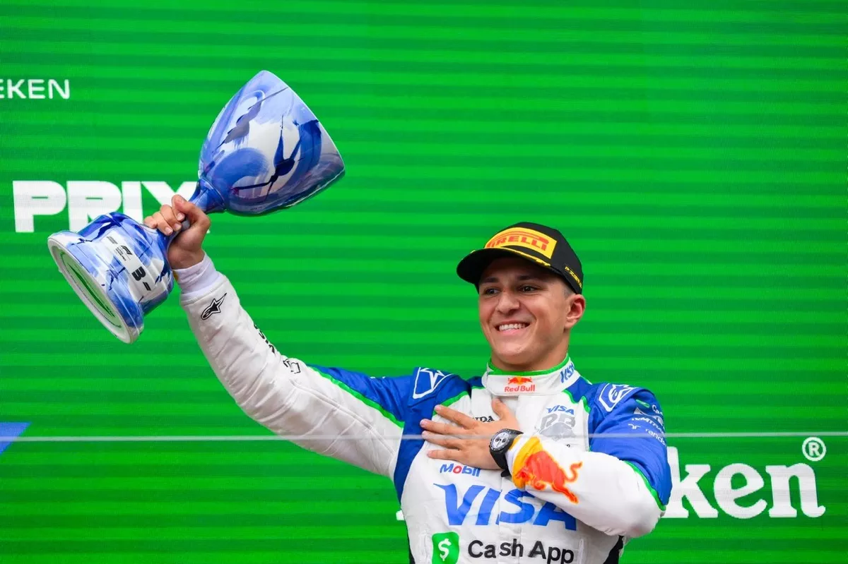 isack-hadjar-celebra-su-primer-podio-en-f1-en-el-gp-de-holanda