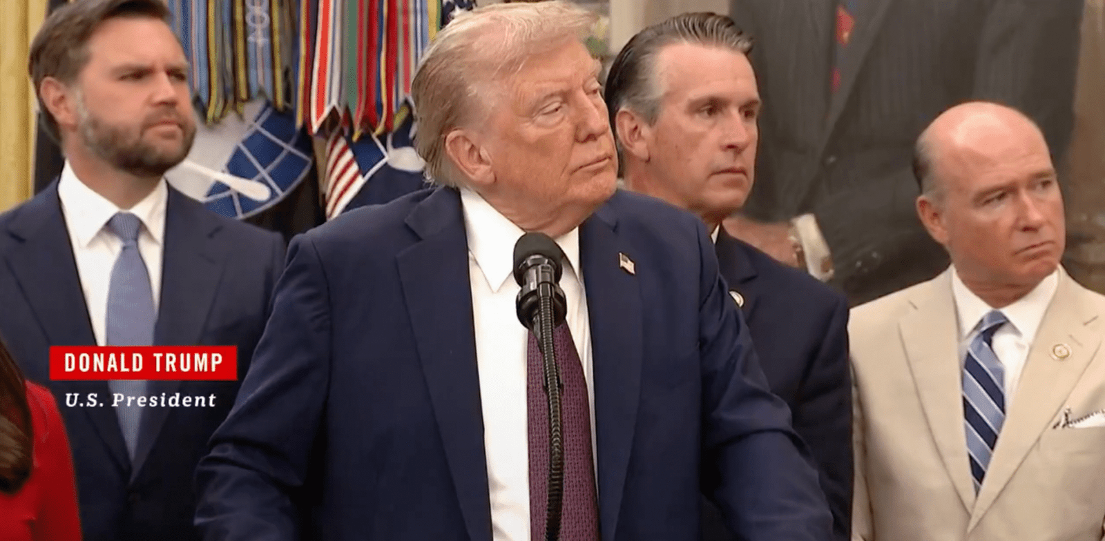 El Ejército de Estados Unidos confirmó este martes un ataque militar en el Caribe Sur contra un barco procedente de Venezuela, presuntamente vinculado al narcotráfico internacional. El presidente Donald Trump informó que al menos 11 personas murieron durante la operación.