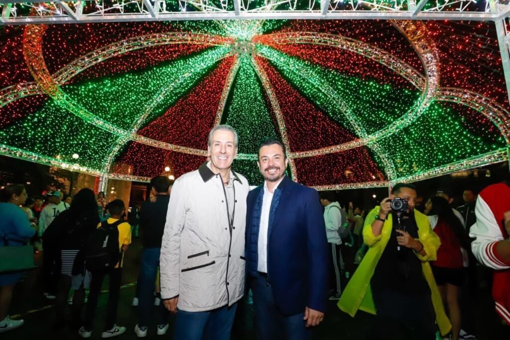 IMG_4006-1024x682 Puebla celebra con luces patrias el inicio del mes de la Independencia