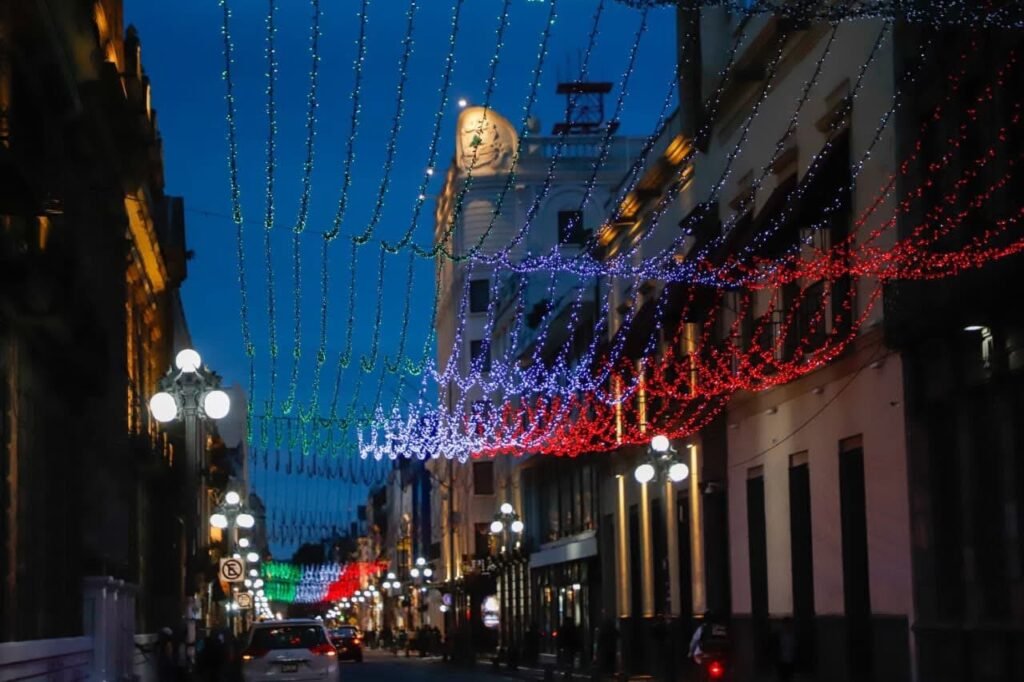 IMG_4008-1024x682 Puebla celebra con luces patrias el inicio del mes de la Independencia