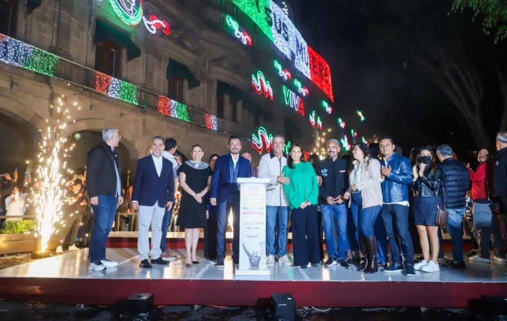 IMG_4012-1024x648 Puebla celebra con luces patrias el inicio del mes de la Independencia