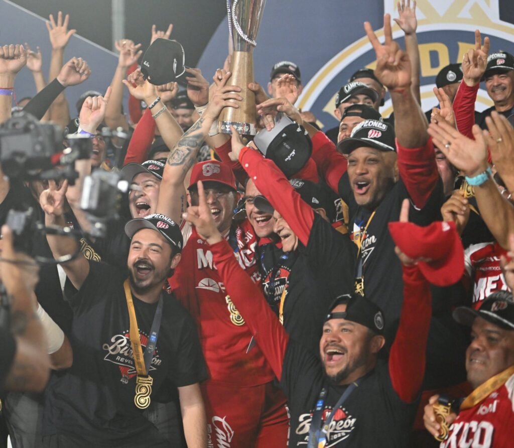 IMG_7856-1024x892 Diablos Rojos se coronan campeones y logran su título 18 en la LMB