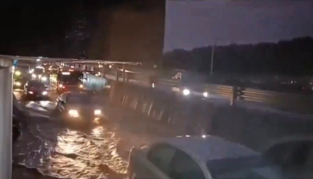 IMG_9419-1024x587 Inundaciones y choques por tormenta en Puebla: reportan atropellados