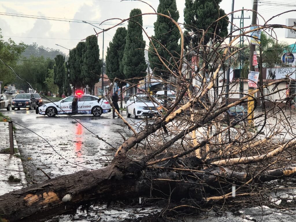 IMG_9421-1024x768 Inundaciones y choques por tormenta en Puebla: reportan atropellados
