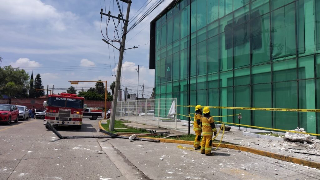 WhatsApp-Image-2025-09-04-at-14.21.55-1024x576 Acordonan CIS de Cuautlancingo tras desplome parcial de su fachada