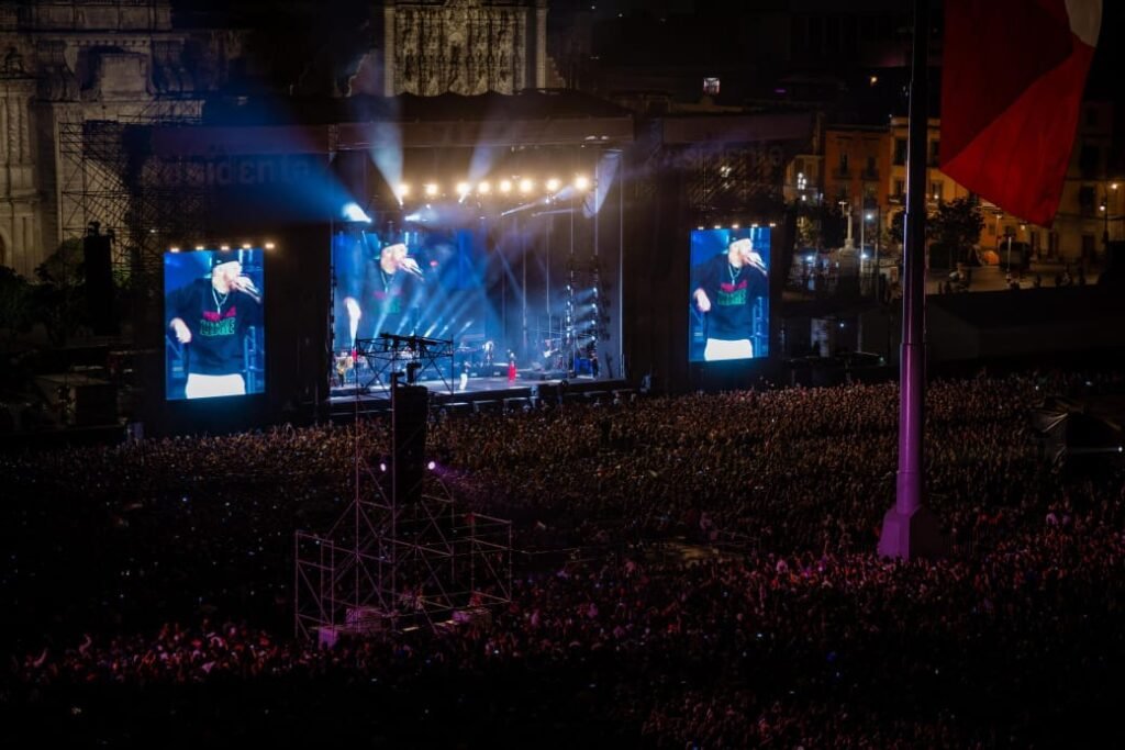WhatsApp-Image-2025-09-06-at-23.55.53-1-1024x683 Con 180 mil asistentes, Residente cimbró el Zócalo con rap combativo