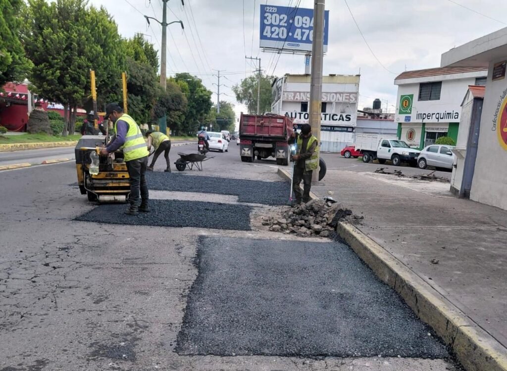 WhatsApp-Image-2025-09-17-at-20.58.04-1024x750 Campaña “Bacheando Puebla” prioriza vialidades con mayor tránsito en la capital