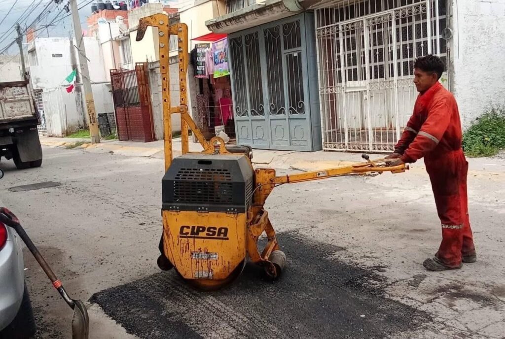 WhatsApp-Image-2025-09-17-at-20.58.04-2-1024x688 Campaña “Bacheando Puebla” prioriza vialidades con mayor tránsito en la capital