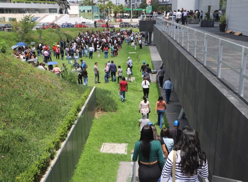 WhatsApp-Image-2025-09-17-at-23.12.24-1024x751 Más de mil trabajadores participan en simulacro preventivo en el CIS Angelópolis