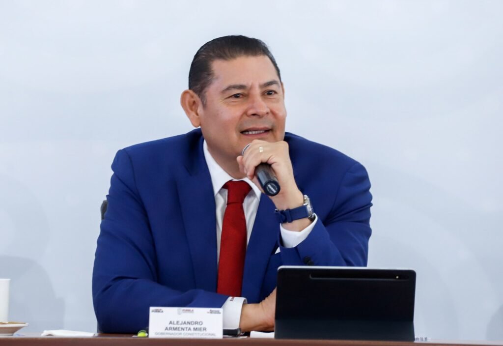 alehjandro-armenta-1024x704 Taylor Swift anuncia compromiso con Travis Kelce vía Instagram