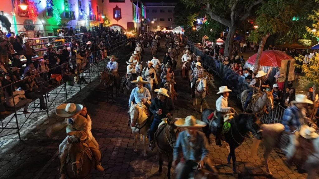 cabalgata-1-1024x576 Elote cacahuacintle: el tesoro culinario detrás del pozole tradicional
