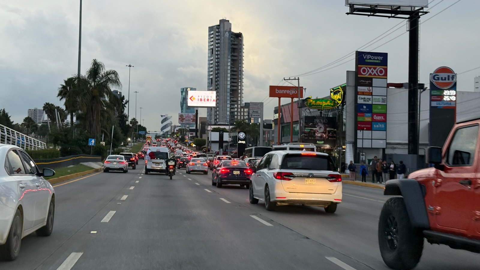 inseguridad-en-via-atlixcayotl-dos-robos-por-semana-y-comercios-afectados