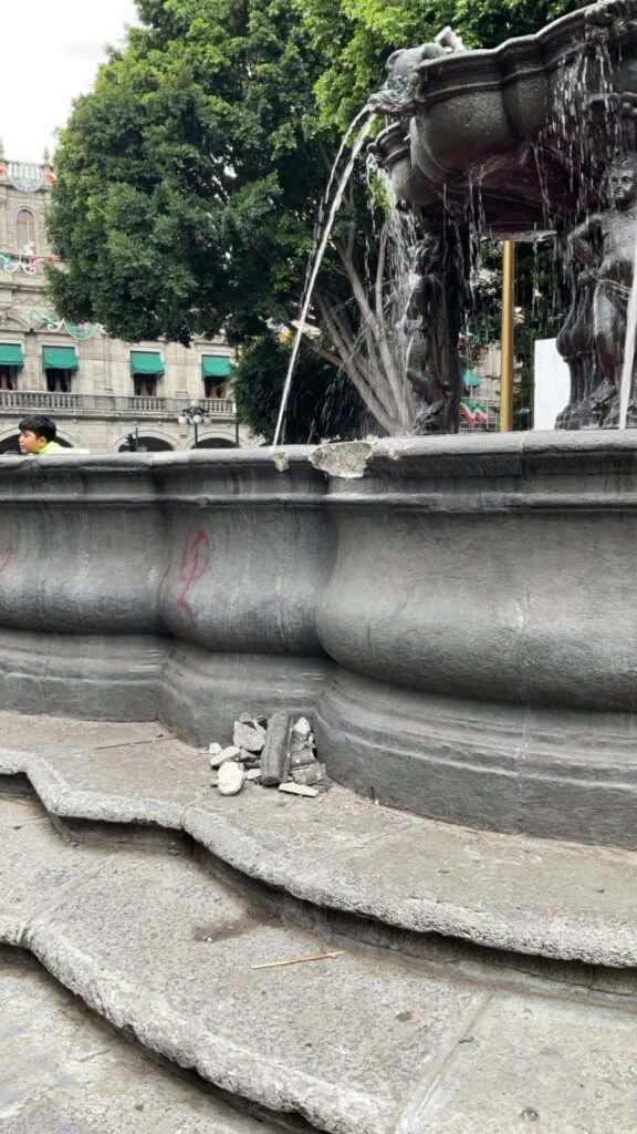 fuente-576x1024 Puebla celebra con luces patrias el inicio del mes de la Independencia