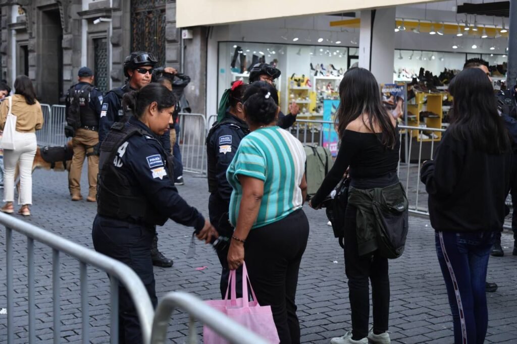 seguridad-1024x682 Beatriz Gutiérrez Müller se baja de la contienda por rectoría BUAP